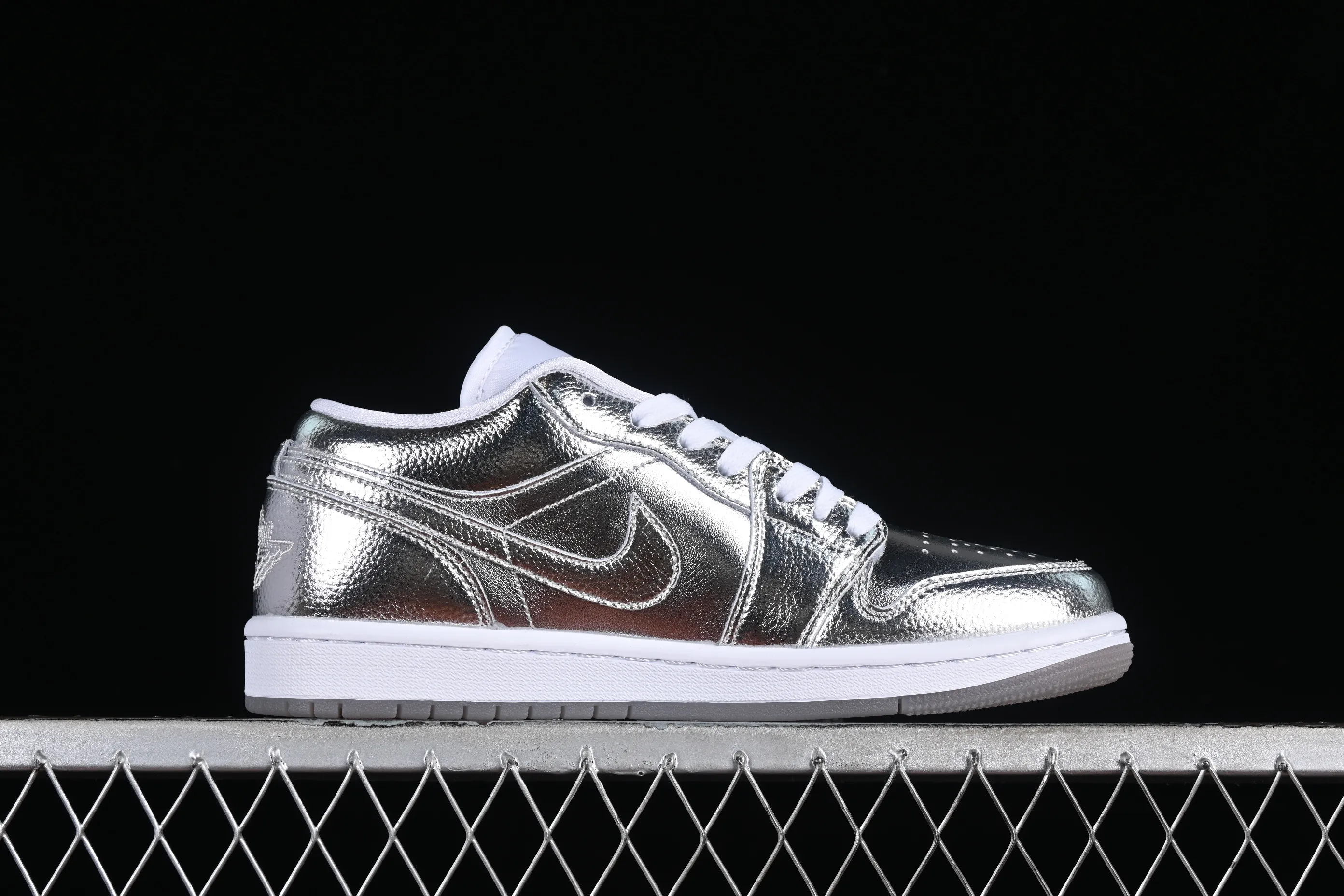 All categories Air Jordan Jordan series basketball shoes Air Jordan 1 Low Air Jordan 1 Low "Metallic Silver" AJ1 Joe 1 gray silver low-top cultural casual sneakers FN5030-001